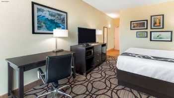 La Quinta Inn & Suites by Wyndham Carlsbad