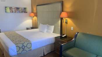 Brentwood Inn & Suites