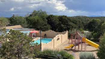 Rancheros De Santa Fe RV Park & Campground