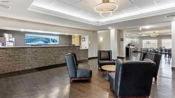 Best Western Plus Midamerica Hotel