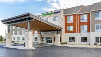 Holiday Inn Express & Suites Chicago West - St Charles, an IHG Hotel