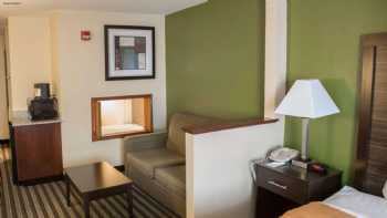 Quality Inn & Suites Loves Park near Rockford