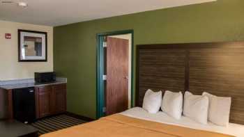 Quality Inn & Suites Loves Park near Rockford