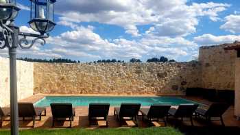 Casa Rural La Fuente del Pinar en Segovia. Con piscina, chimenea, wifi y barbacoa.