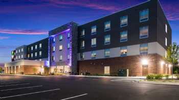 Holiday Inn Express & Suites Chicago - Hoffman Estates, an IHG Hotel