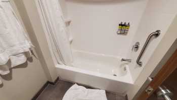 Holiday Inn Express & Suites Chicago - Hoffman Estates, an IHG Hotel