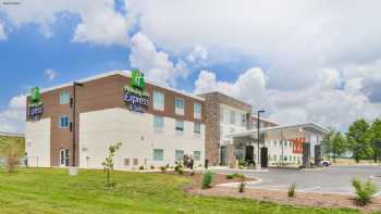 Holiday Inn Express & Suites Salem, an IHG Hotel