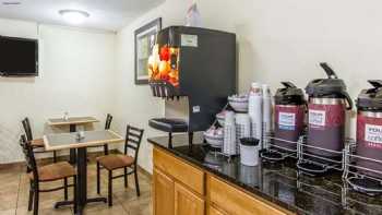 Quality Inn Macomb near University Area