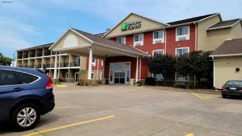 Holiday Inn Express Le Claire Riverfront-Davenport, an IHG Hotel