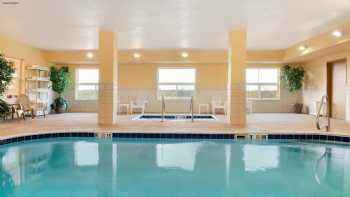 Country Inn & Suites by Radisson, Moline Airport, IL