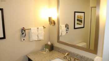 Holiday Inn & Suites East Peoria, an IHG Hotel