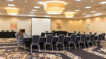 Holiday Inn Chicago-Elk Grove, an IHG Hotel