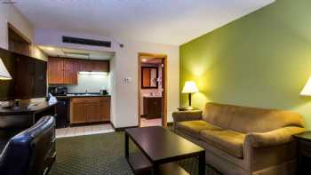 Quality Inn & Suites Moline - Quad Cities