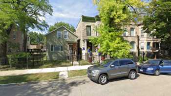 Swank Victorian Near United Center w/ backdeck