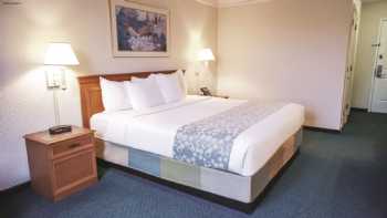 La Quinta Inn by Wyndham Moline Airport