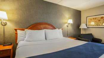 Quality Inn & Suites St Charles -West Chicago