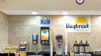 Days Inn by Wyndham Collinsville