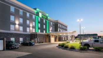 Holiday Inn & Suites Decatur-Forsyth, an IHG Hotel