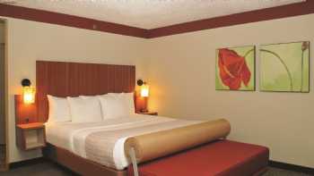 La Quinta Inn & Suites by Wyndham Chicago Tinley Park