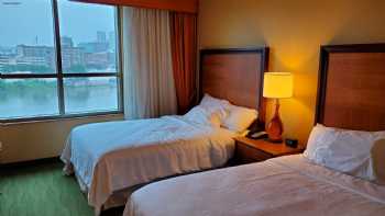 Embassy Suites by Hilton East Peoria Riverfront Hotel & Conference Center