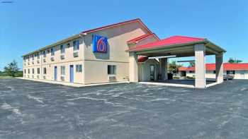 Motel 6 Gilman, IL