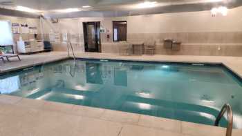 Holiday Inn Express & Suites East Peoria - Riverfront, an IHG Hotel