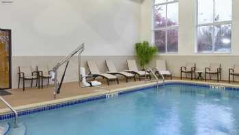 Holiday Inn Express & Suites Chicago-Libertyville, an IHG Hotel