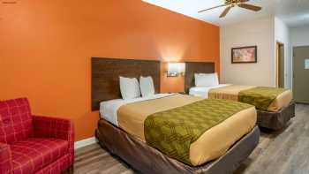 Econo Lodge Inn & Suites