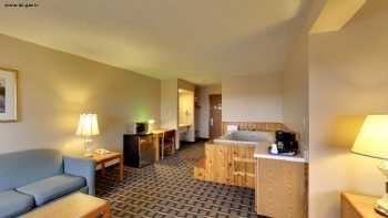 Sky Lodge Inn And Suites