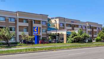 Comfort Suites Oakbrook Terrace near Oakbrook Center