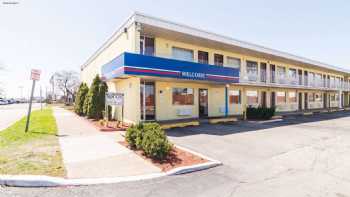 Motel 6 Joliet, IL - I-80