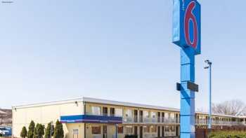 Motel 6 Joliet, IL - I-80