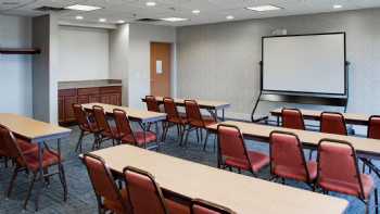 Holiday Inn Express & Suites Jacksonville, an IHG Hotel