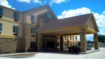 Country View Inn & Suites