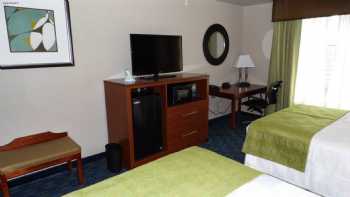 Country View Inn & Suites