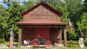 Maple Leaf Cottage Inn