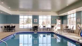 Holiday Inn Express & Suites Galesburg, an IHG Hotel