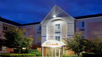 Sonesta Simply Suites Chicago Waukegan