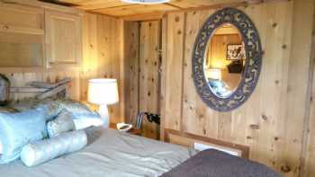 The Cabins and Cottages at Shale Lake