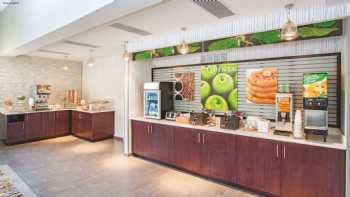 La Quinta Inn & Suites by Wyndham Rockford