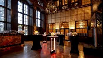 Schlosshotel Berlin by Patrick Hellmann