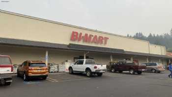 Bi-Mart Membership Discount Stores