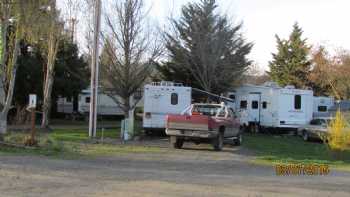 Umpqua Safari RV Park