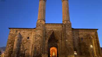 Erzurum Çifte Minareli Medrese Vakıf Eserleri Müzesi