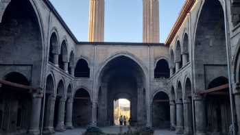 Erzurum Çifte Minareli Medrese Vakıf Eserleri Müzesi