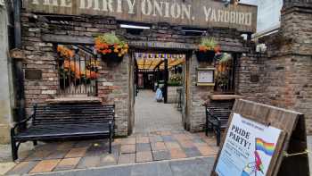 The Dirty Onion and Yardbird