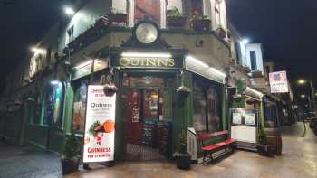 Quinns Bar