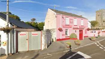 The Red Lion Inn Pembrey. Bed and Breakfast