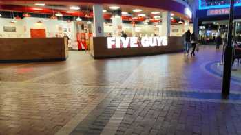 Five Guys Cardiff The Red Dragon Centre