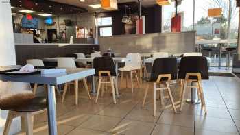 KFC Rhuddlan - Castle View Retail Park